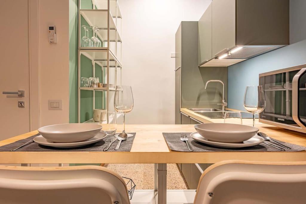 Guest Planet - Cozy Housing Porta Romana M3 Милано Екстериор снимка