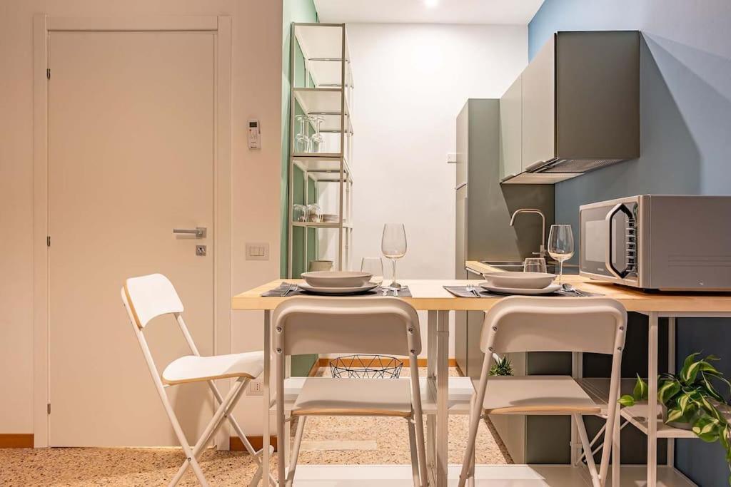 Guest Planet - Cozy Housing Porta Romana M3 Милано Екстериор снимка